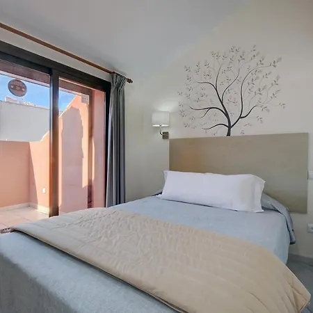 Sanpedro アパートホテル 4*